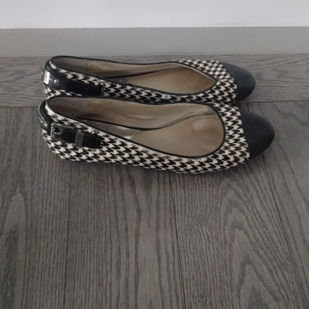 Beautiful genuine leather flats by Michael Kors